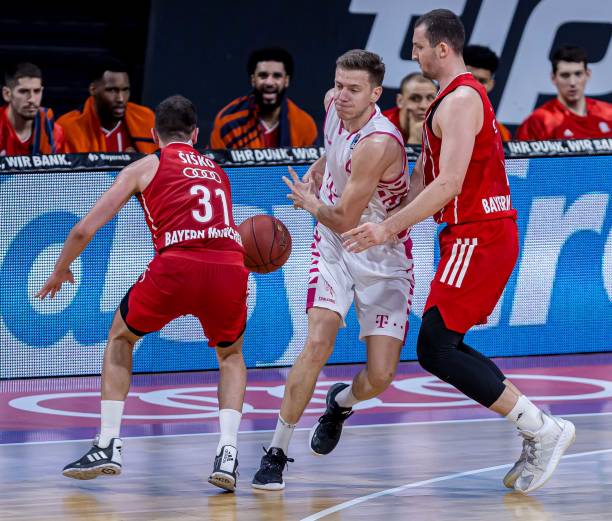 他的身边空 他的身边空